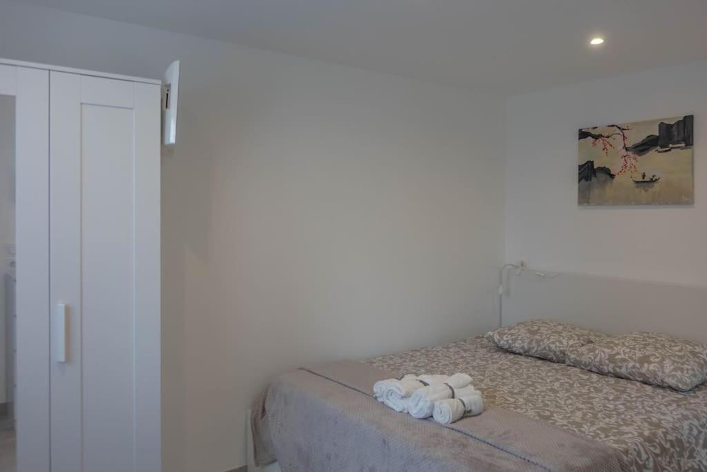 Saint-Denis-en-Val Maison/Appartement Avec Jardin מראה חיצוני תמונה